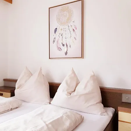 Frieda Силлиан